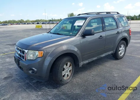 2012 Ford Escape Xls z USA, uszkodzony, nr VIN 1FMCU0C74CKA69854